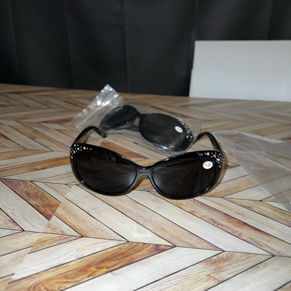NIP 1.25 reader sunnies